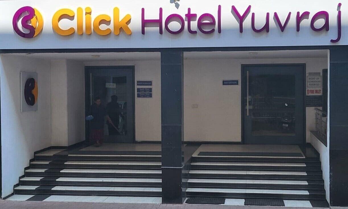 Varios Click Hotel Yuvraj
