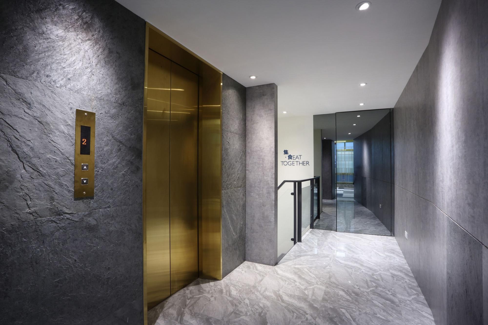 Varios Keebe Hotel