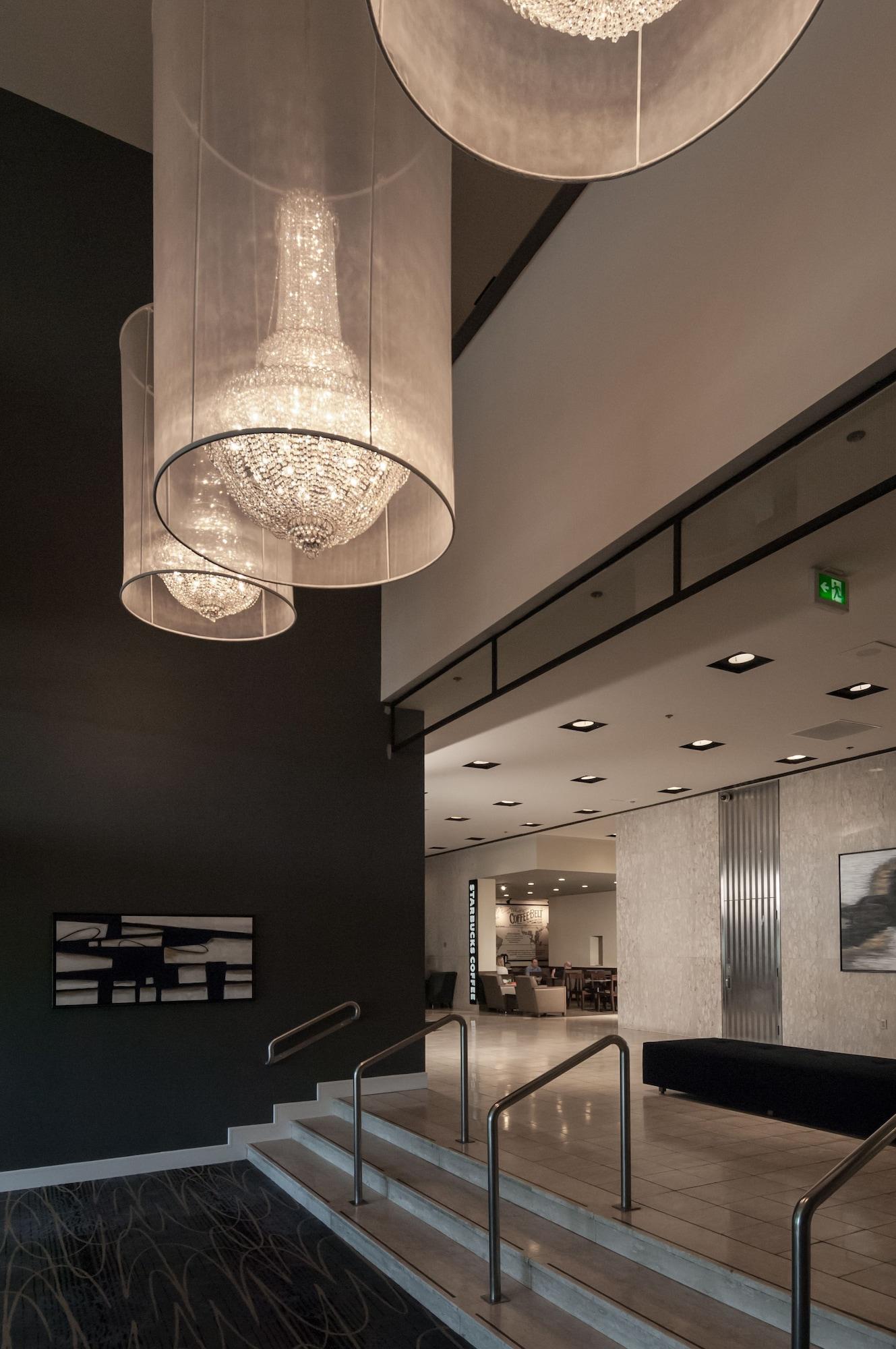 Vista Lobby DoubleTree by Hilton Hotel London Ontario