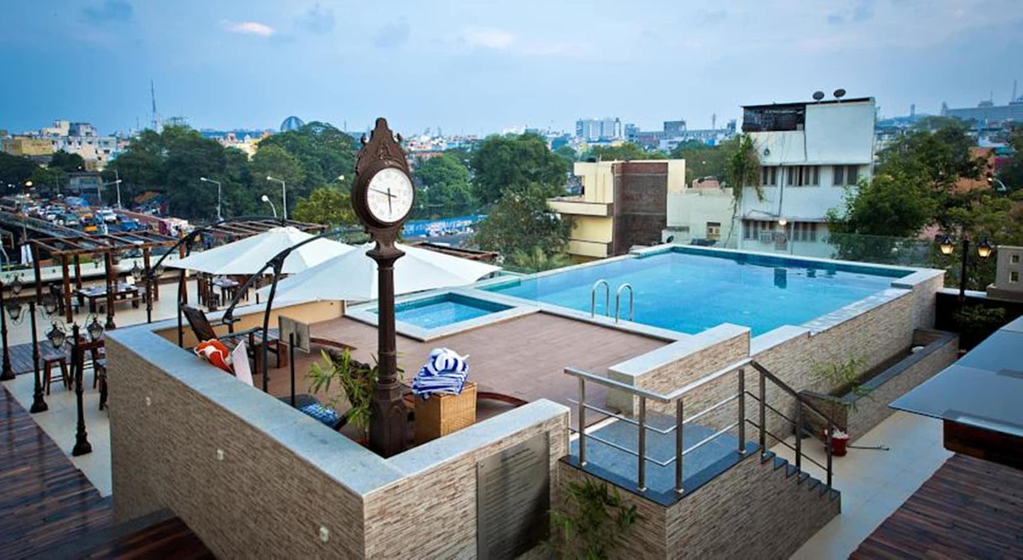 Vista Exterior Ramada by Wyndham Chennai Egmore