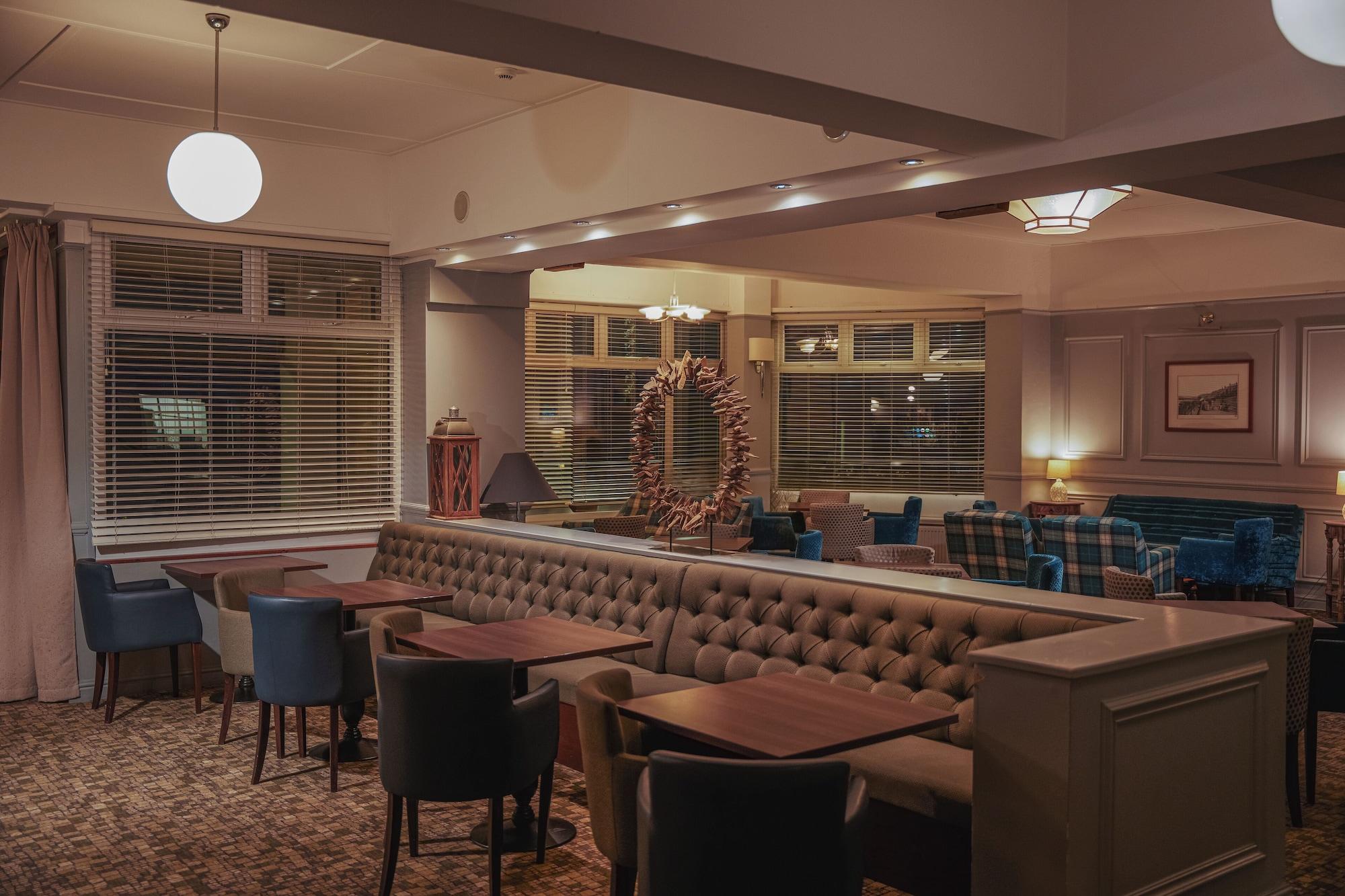 Bar/Salón Trouville Hotel by Compass Hospitality