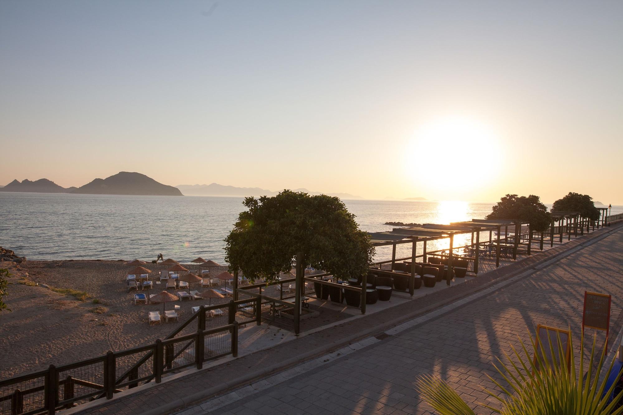 Playa One More Day Hotel