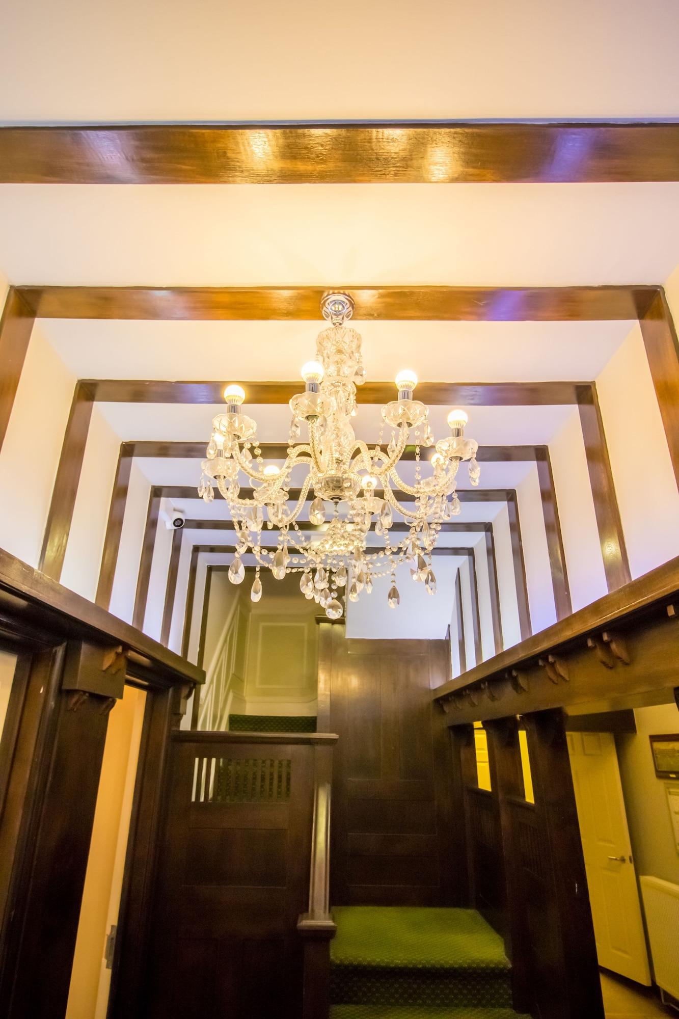 Vista Lobby A Park View Hotel