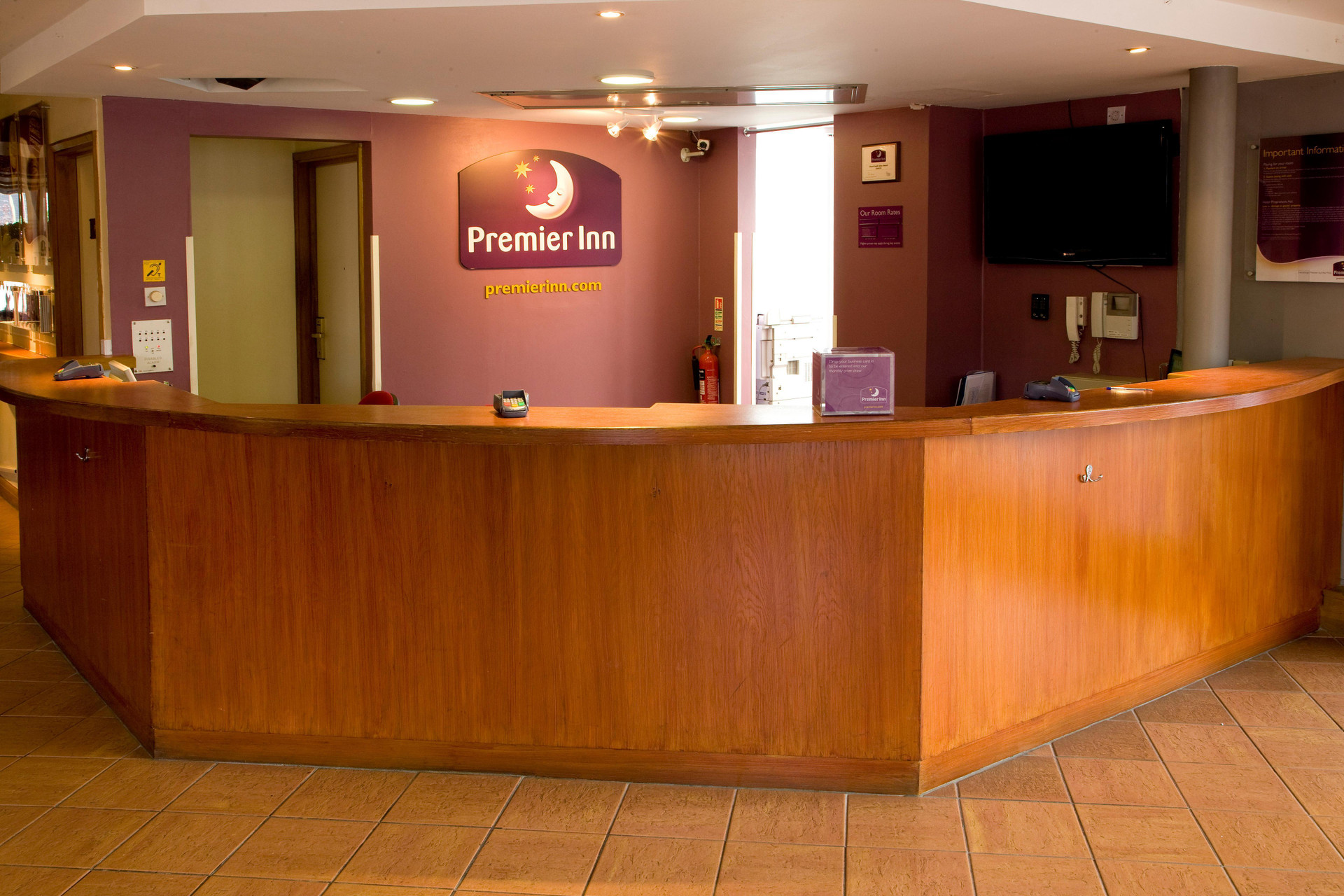Vista Lobby Premier Inn London Putney Bridge