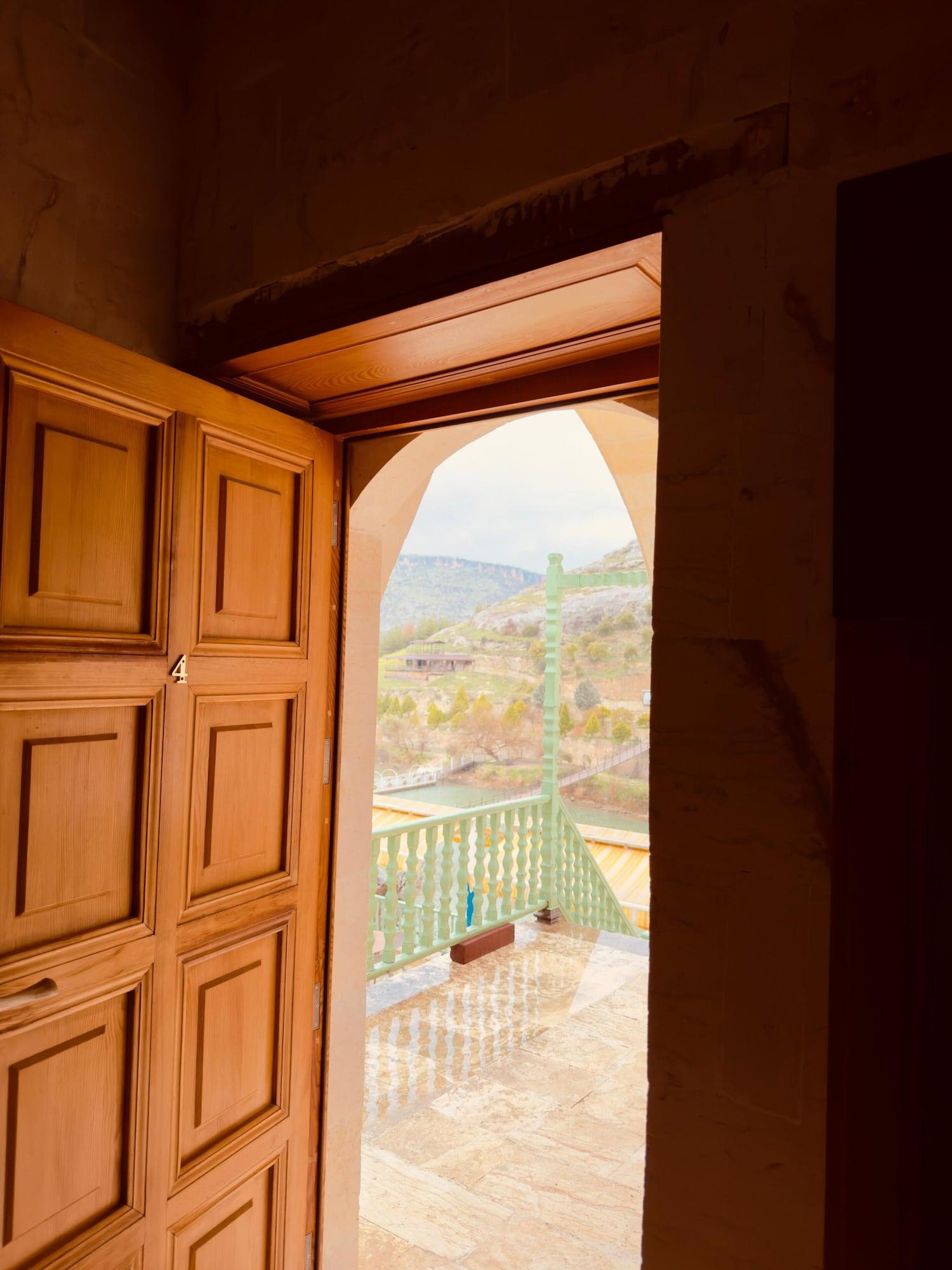 Vista Exterior YUSUF ÇAVUŞ KONAĞI