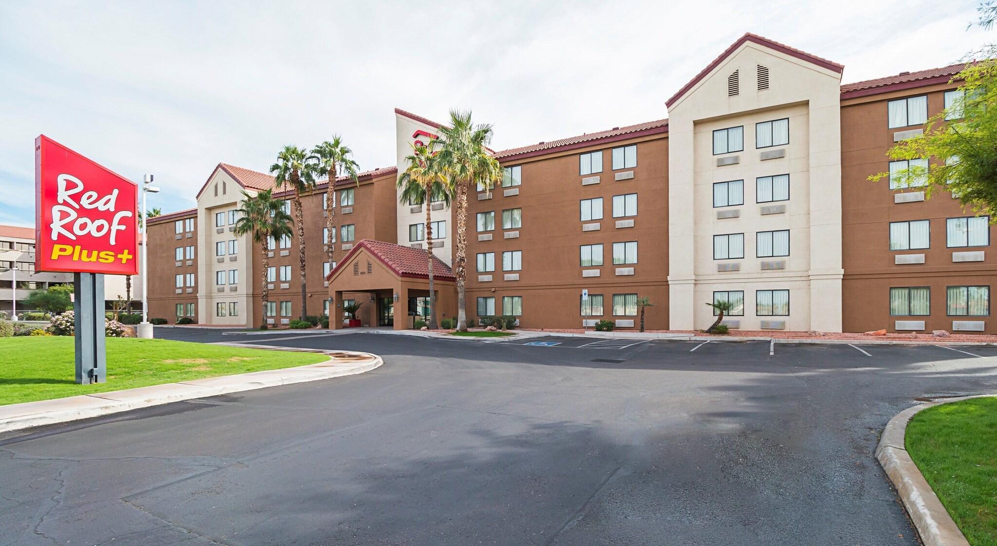 Vista Exterior Red Roof Inn PLUS+ Phoenix West
