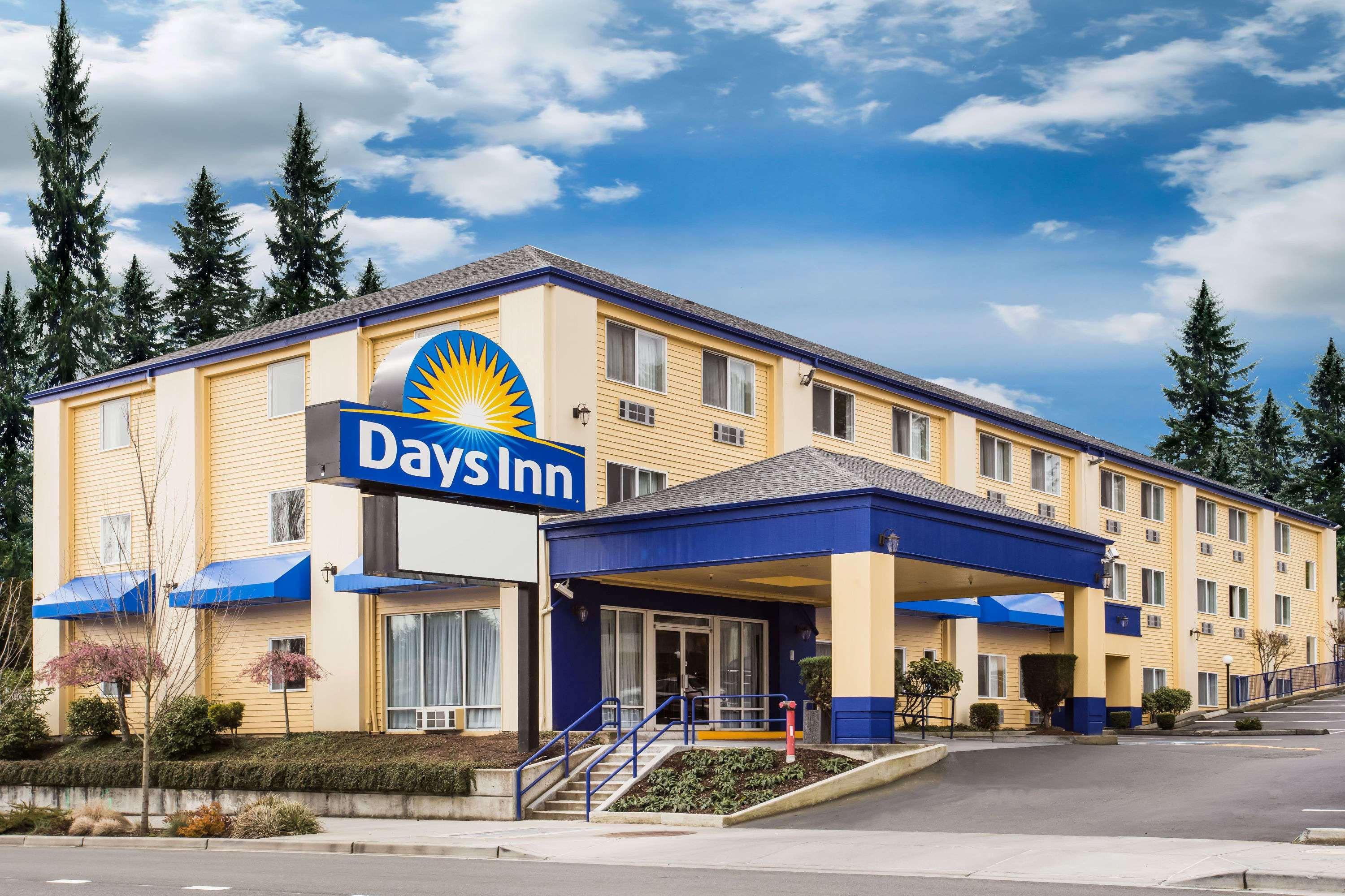 Vista Exterior Days Inn by Wyndham Seattle Aurora