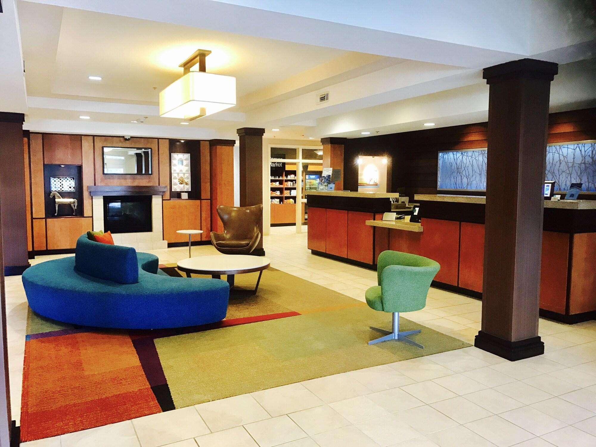 Vista Lobby Fairfield Inn & Suites by Marriott Sacramento Airport Natomas