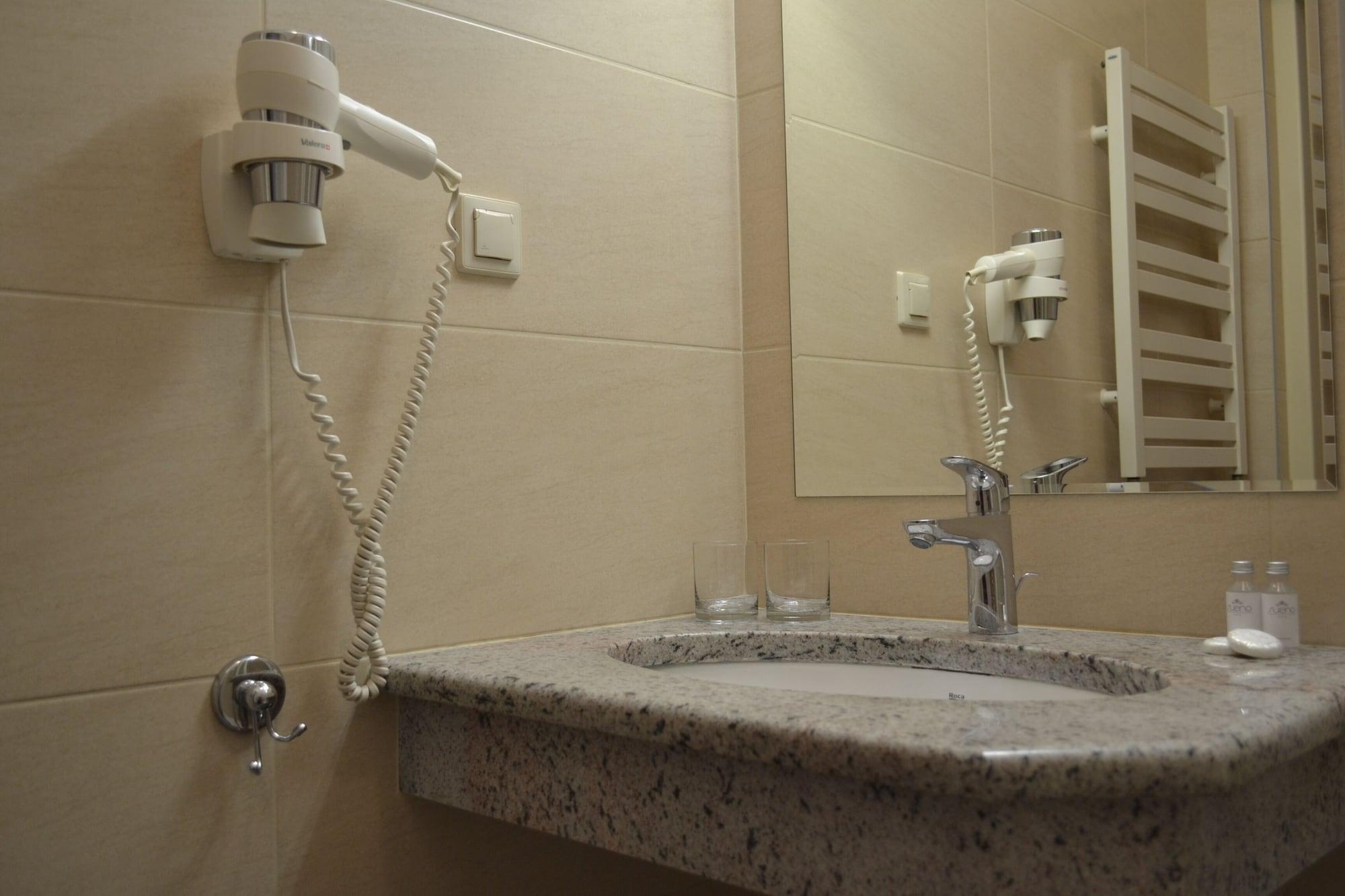 Equipamiento de Habitación Polonia Hotel