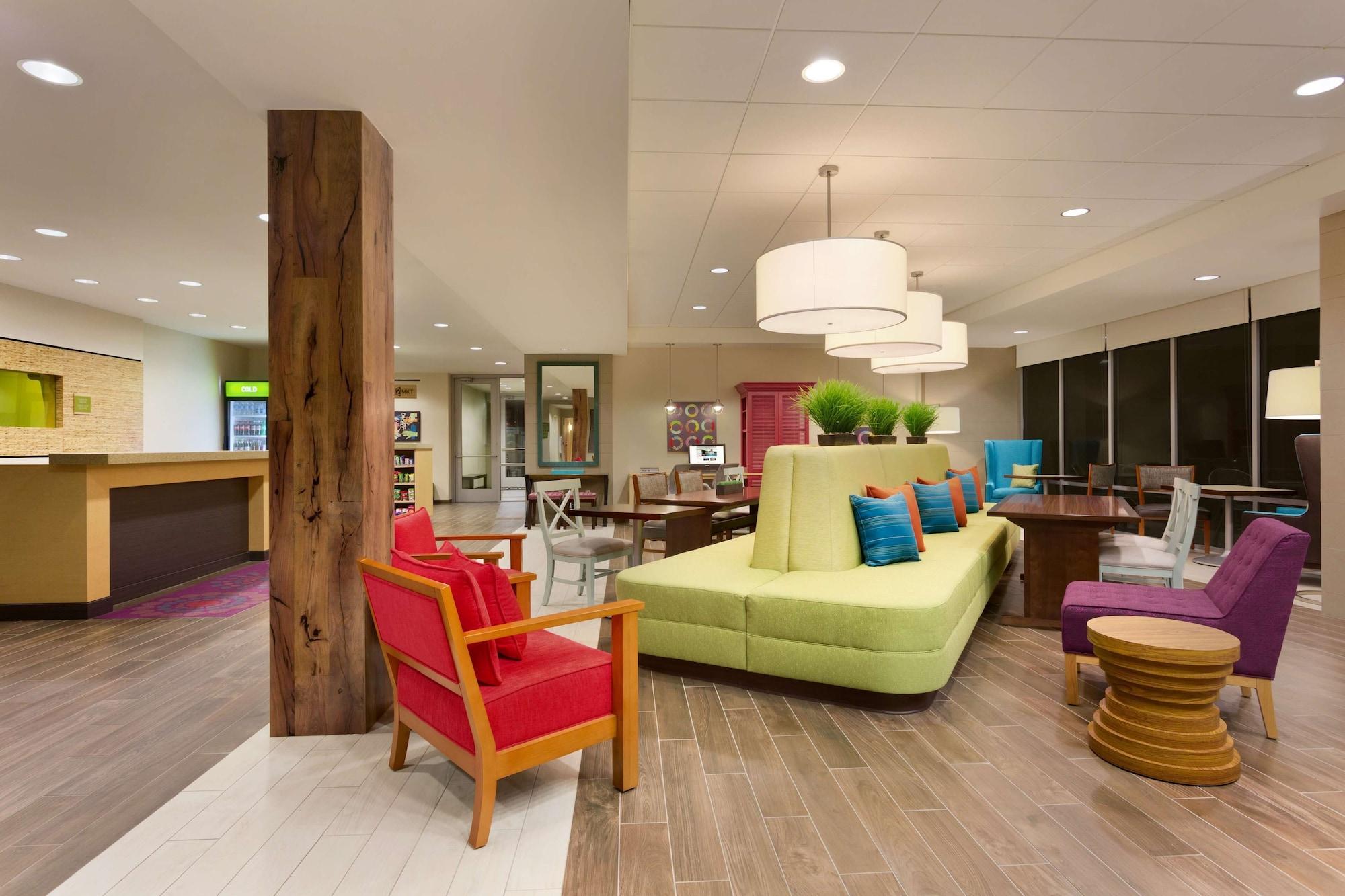Vista Lobby Home2 Suites by Hilton Baltimore / Aberdeen, MD