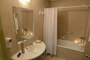 Alojamiento - Hathor Hotels Mendoza