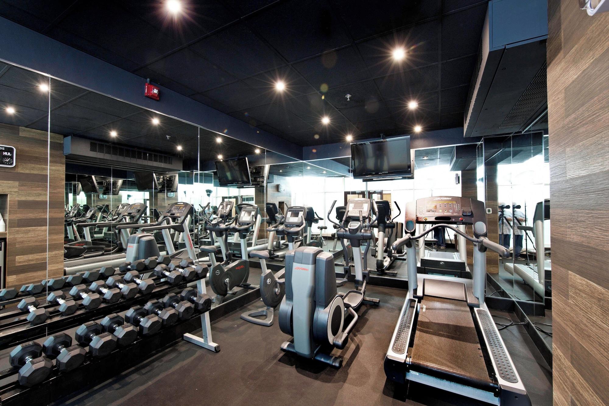 Gimnasio Courtyard by Marriott San Juan Miramar