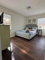 Alquiler Vacacional - Spacious 4-bedroom house with WiFi and AC in Central Tampa