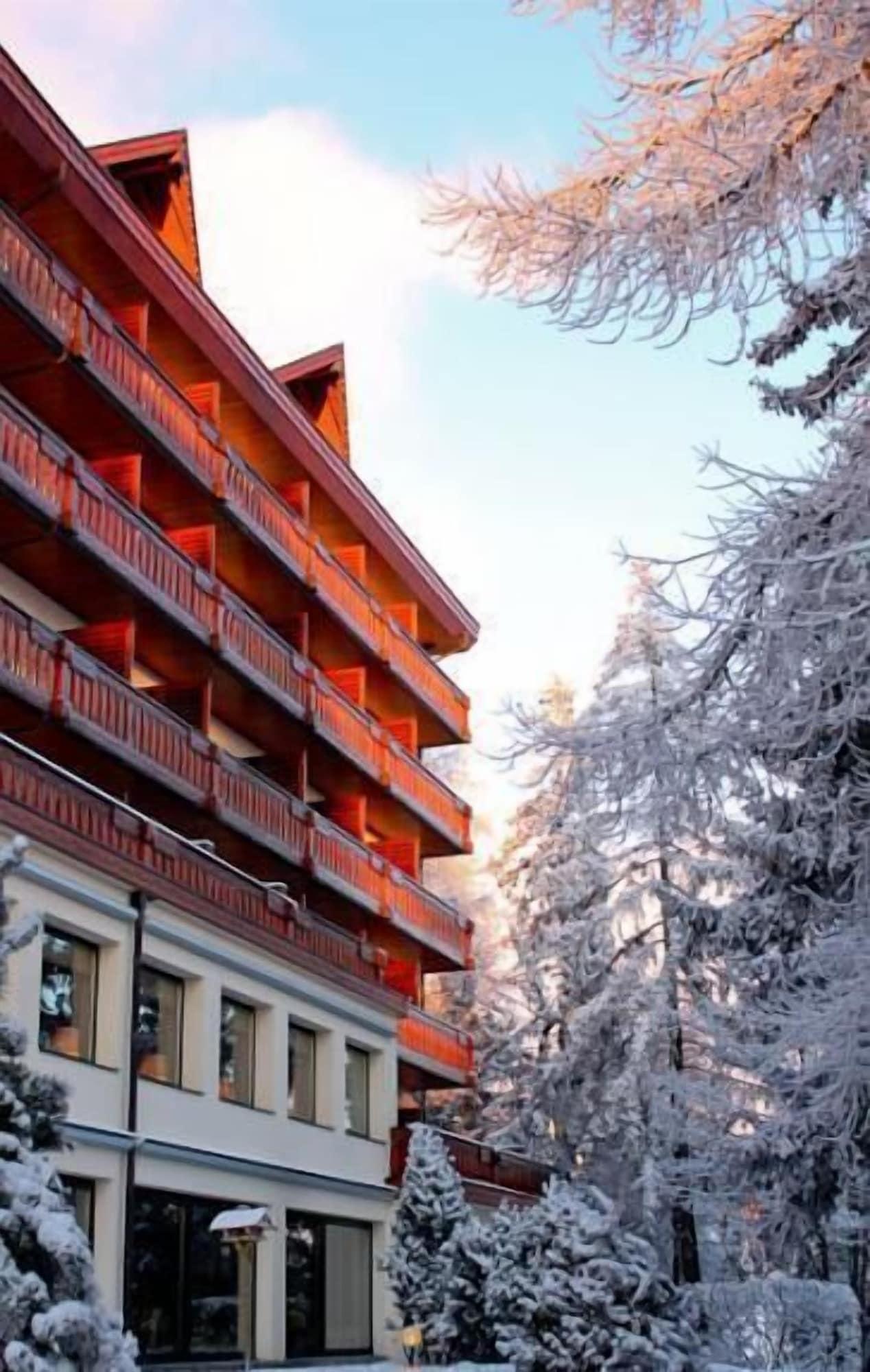 Vista Exterior Hotel Royal