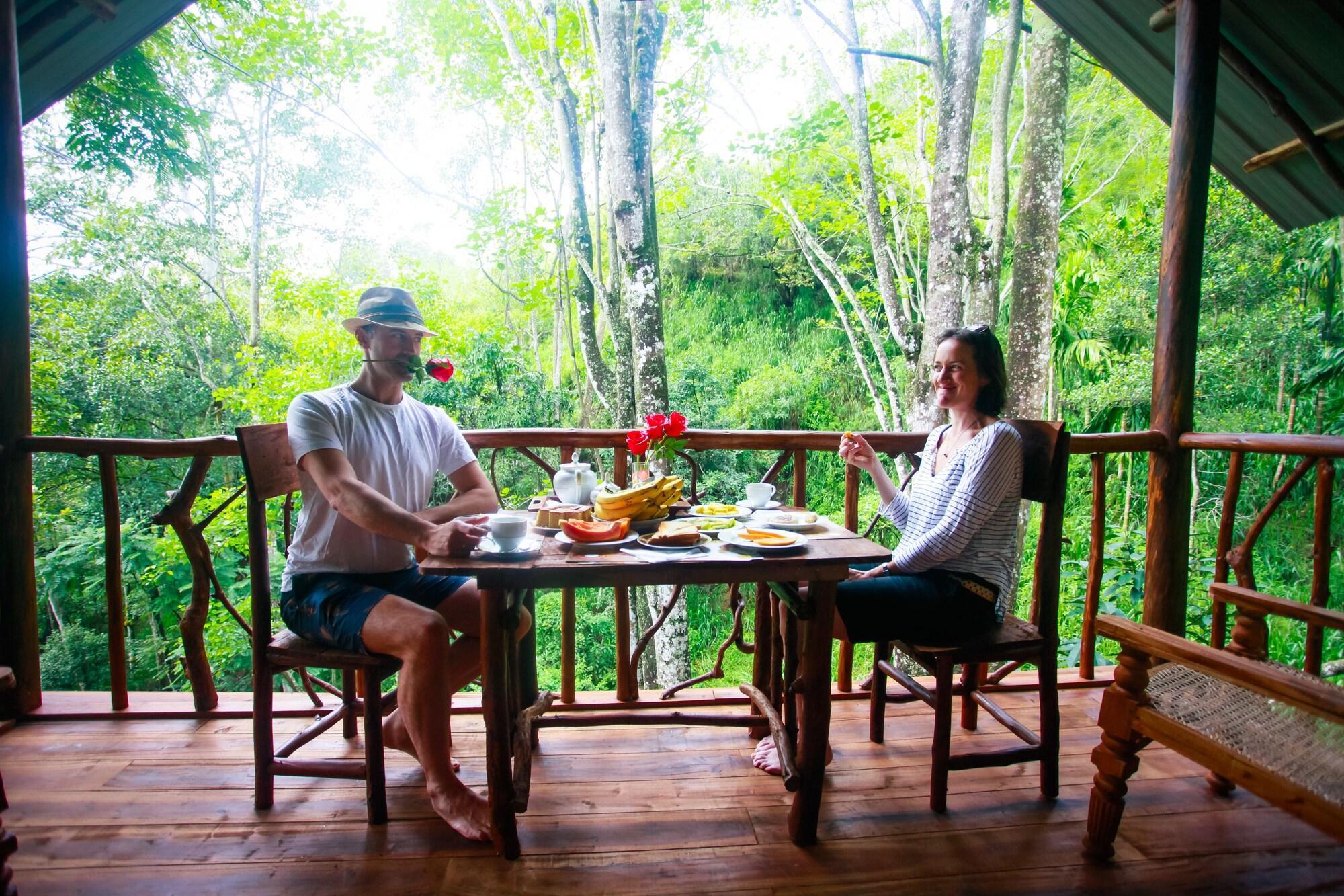 Restaurant Ella Eco Lodge