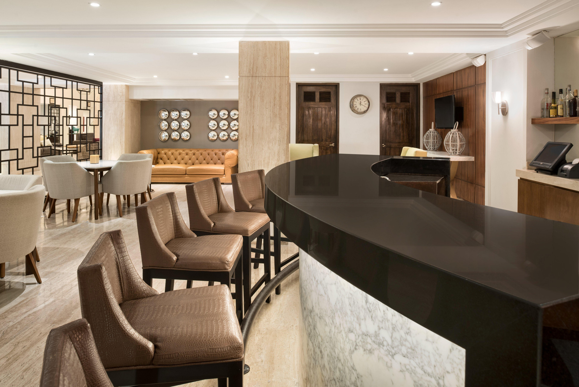 Bar/Salón Ramada Plaza