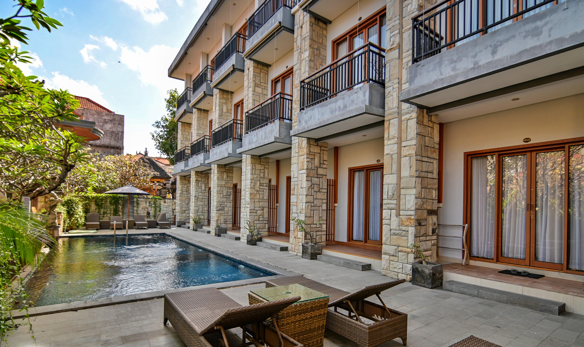 Vista Exterior Satriya Cottages