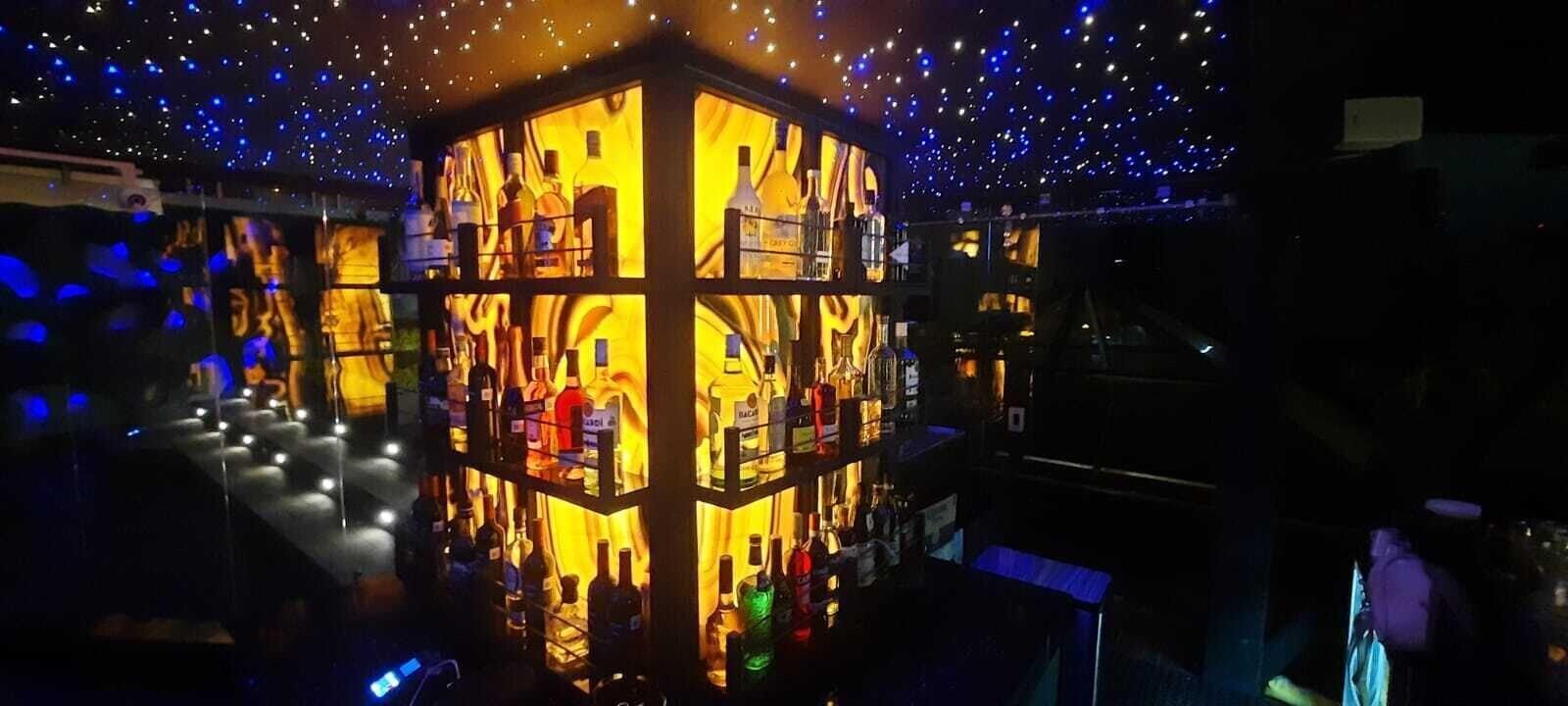 Bar/Salón Suites Mine