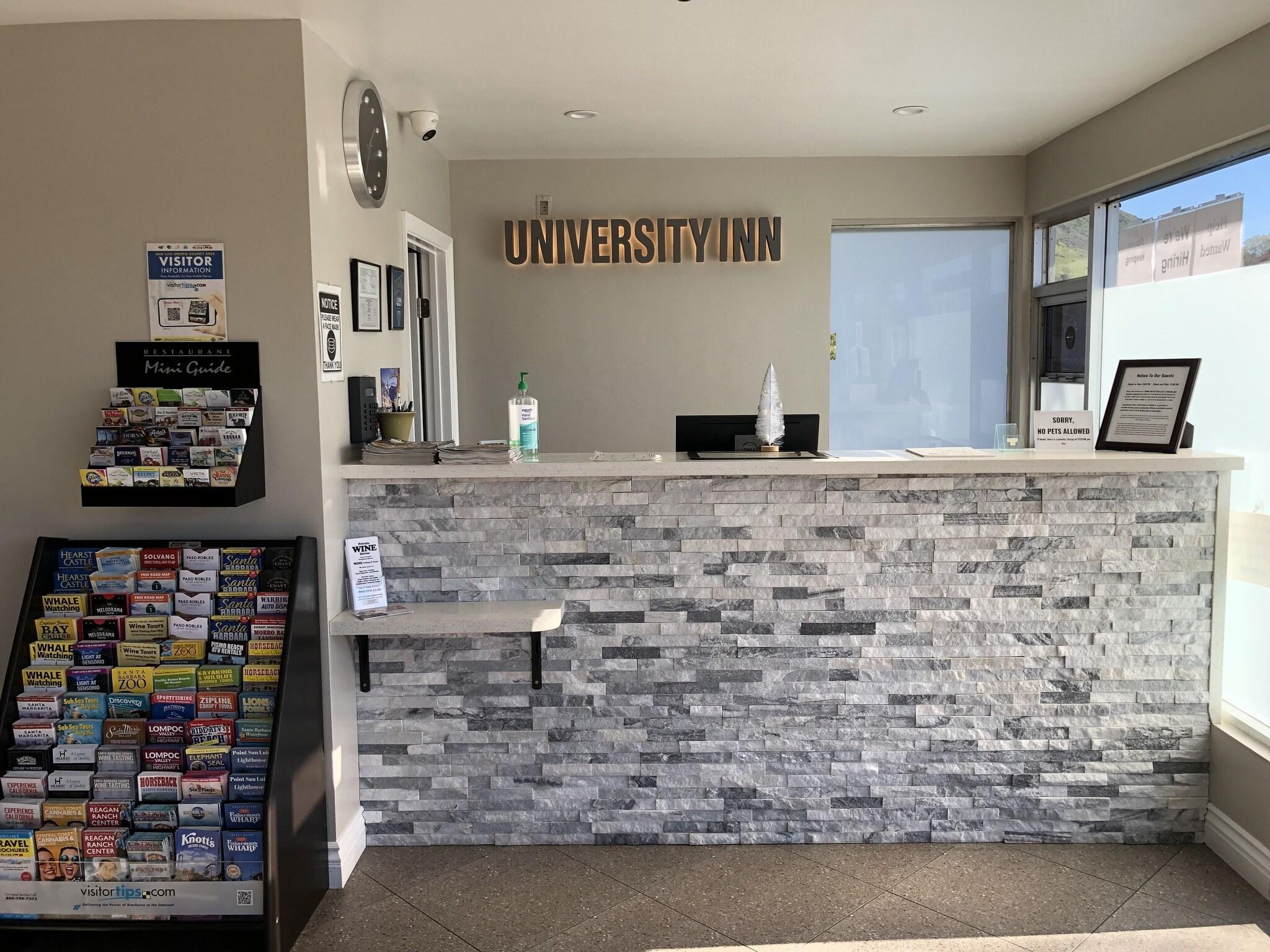 Vista Lobby University Inn