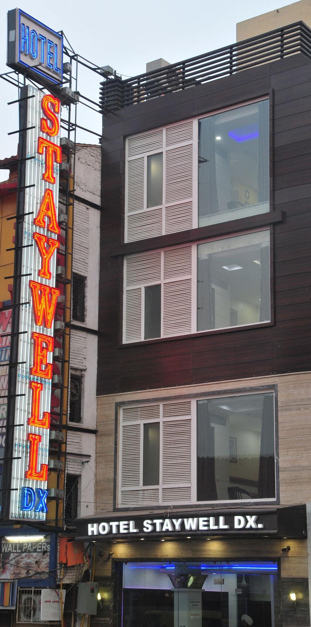 Vista Exterior Hotel Staywell DX