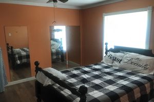 Alquiler Vacacional - Charming 3-bedroom , 2 bathrooms house  in Bruno with WiFi 3 miles from teails