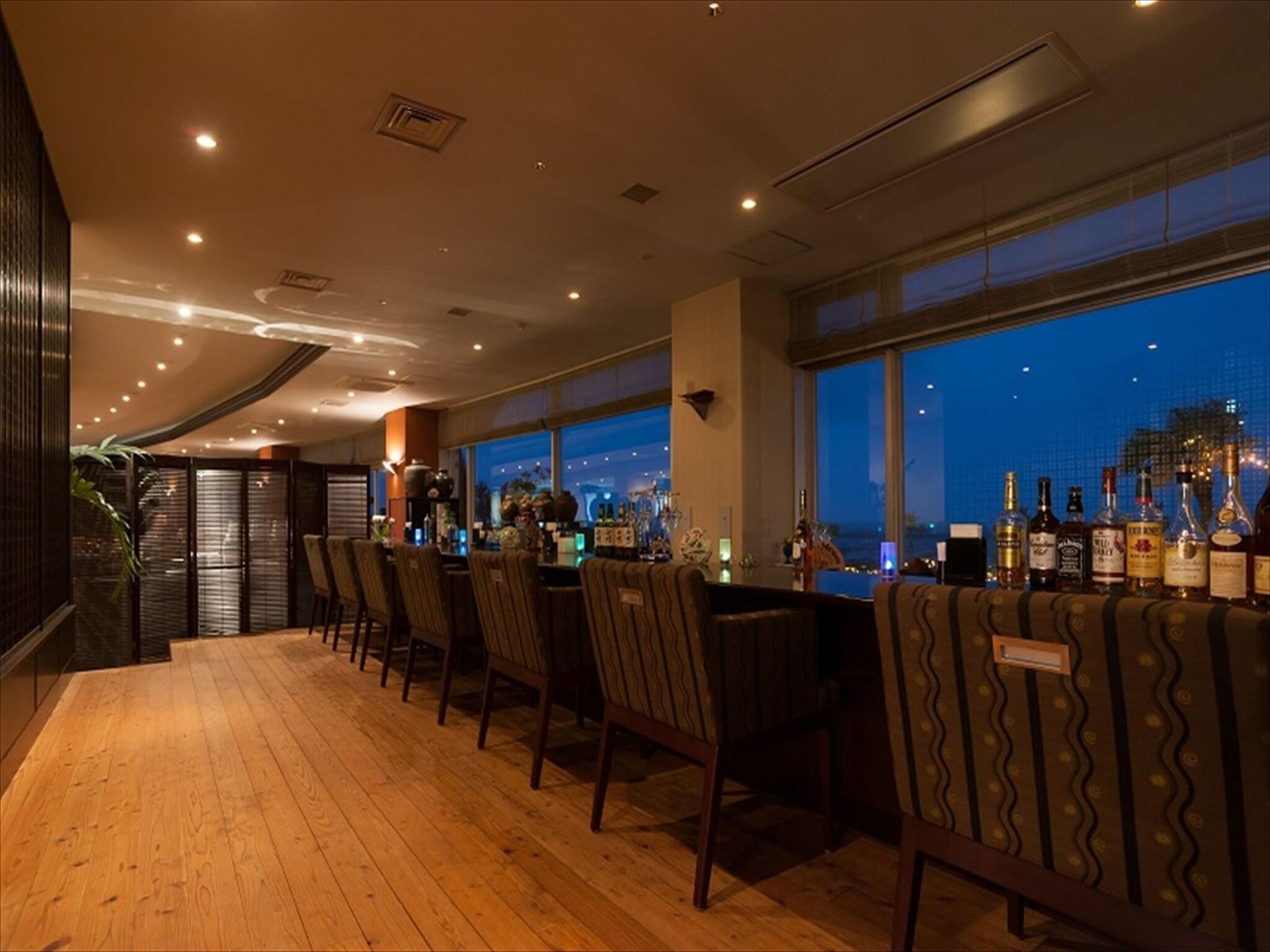 Bar/Salón Cypress Resort Kumejima