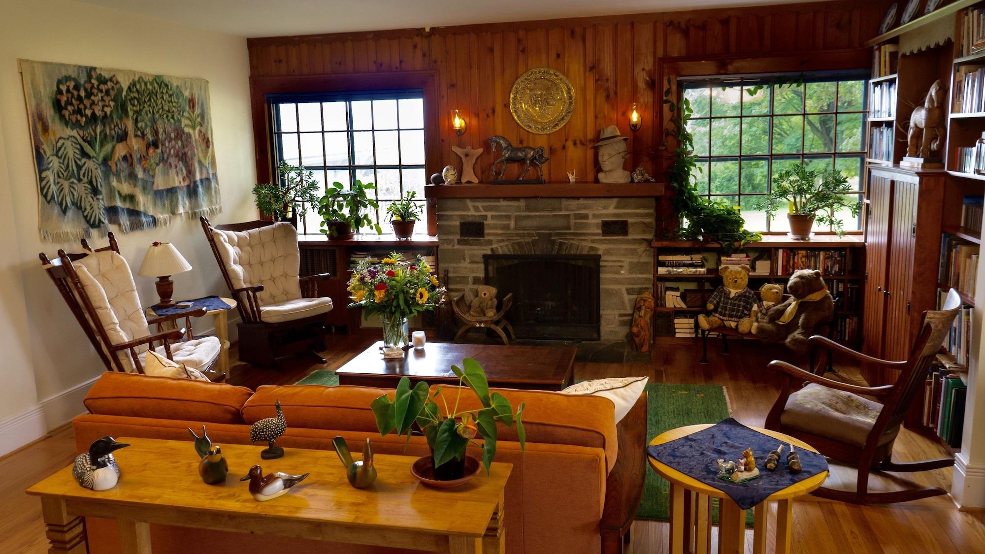 Vista Lobby Enfield Manor