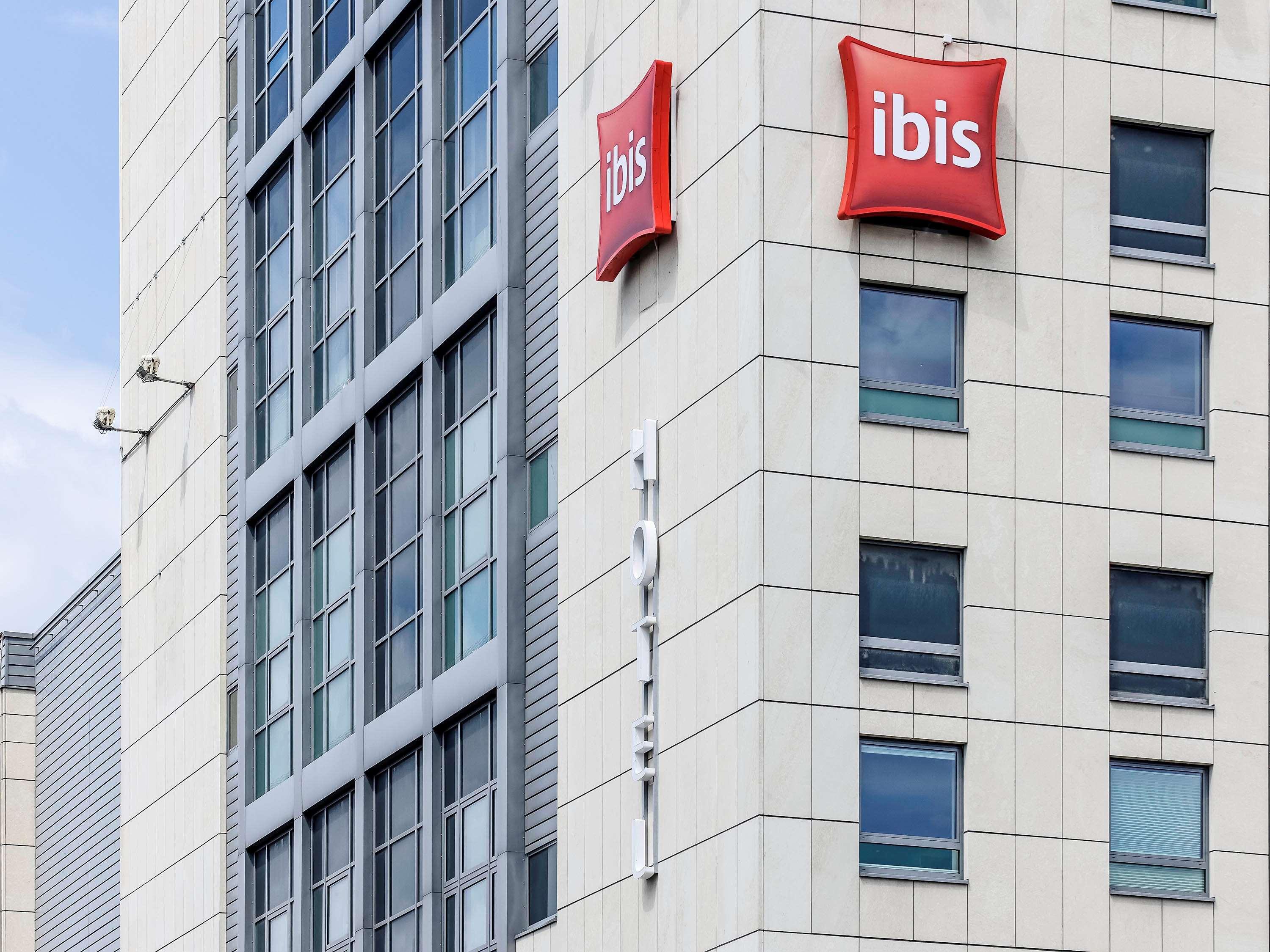 Vista Exterior ibis Berlin Spandau