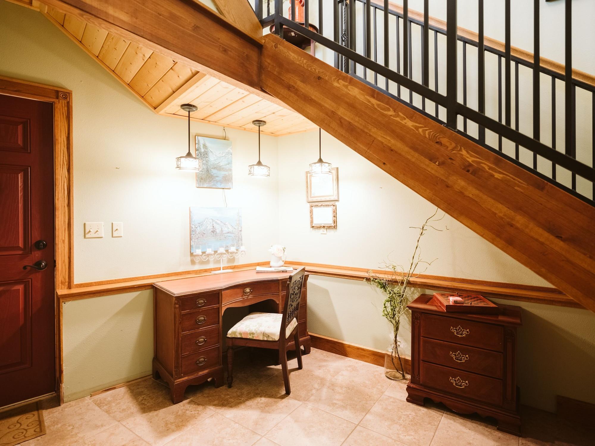 Vista Lobby Maria's Creekside B&B