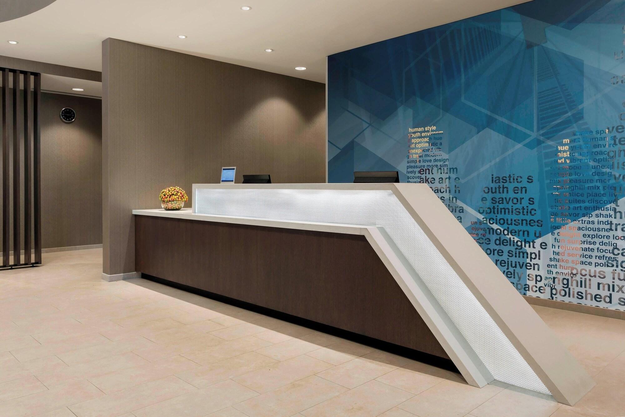 Vista Lobby SpringHill Suites by Marriott Belmont Redwood Shores