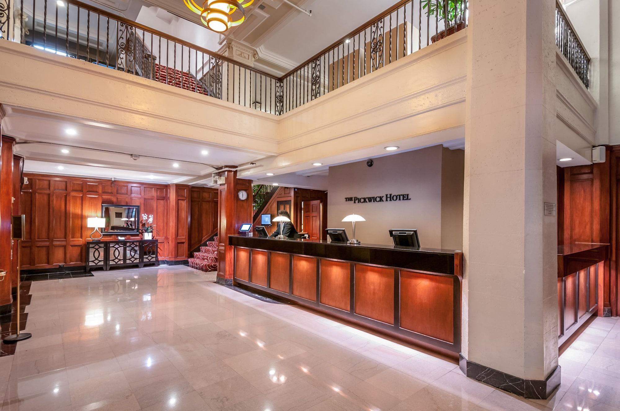 Vista Lobby The Pickwick Hotel