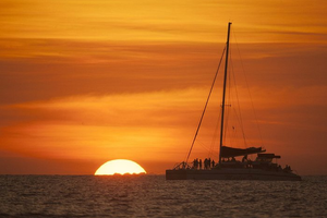Actividad - Crucero al atardecer en catamarán con snorkel