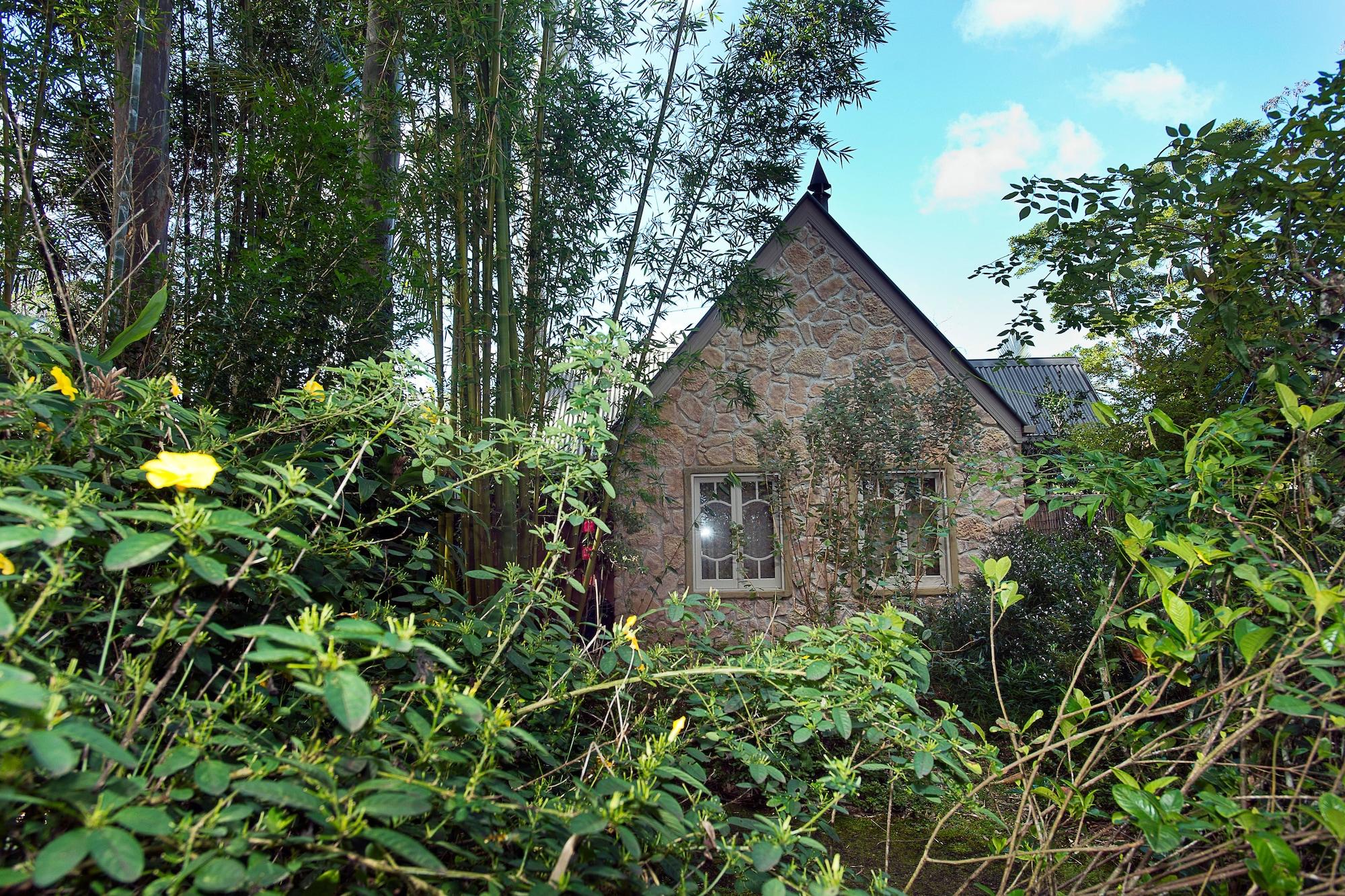 Vista Exterior Witches Falls Cottages