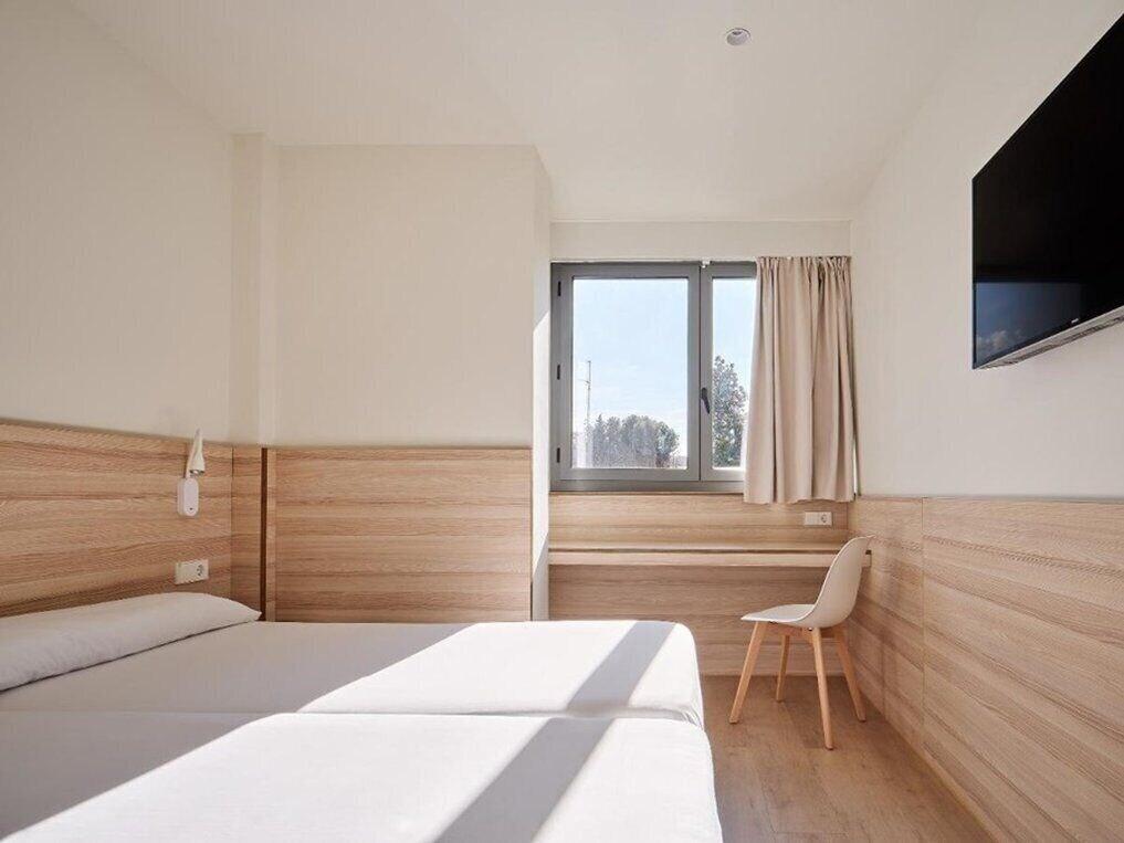 Varios Hostal Lami