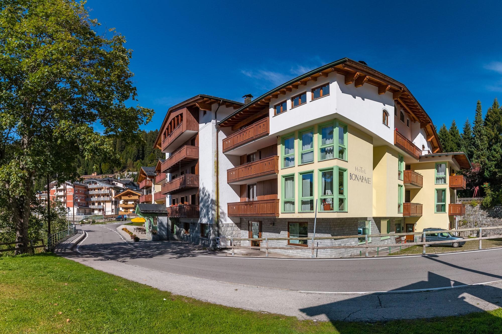 Vista Exterior Hotel Bonapace