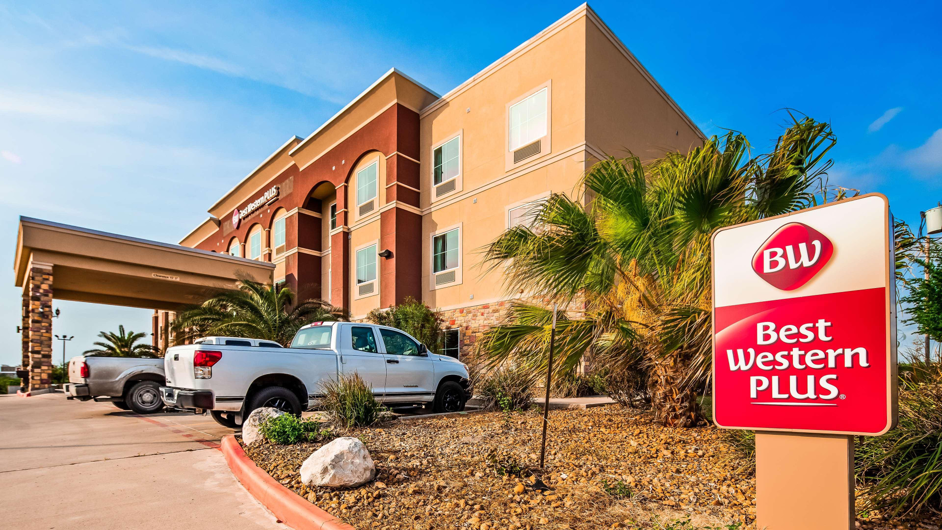 Vista Exterior Best Western Plus Kenedy Inn