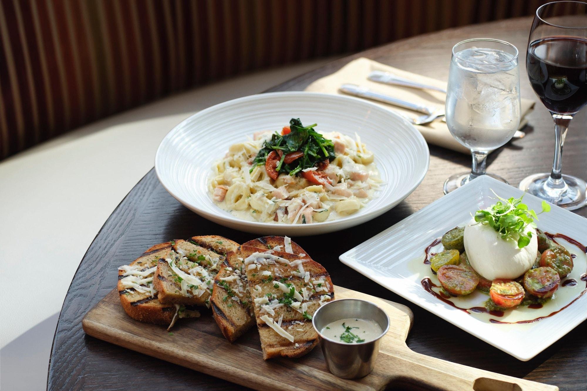 Restaurant Teaneck Marriott at Glenpointe