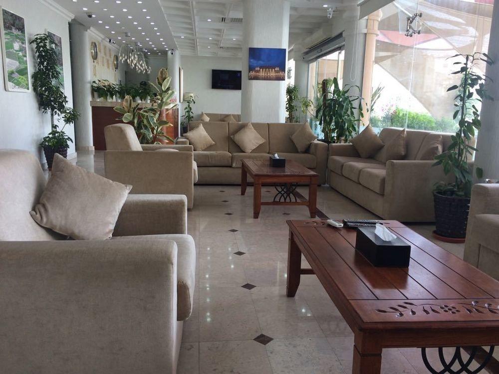 Vista Lobby Oman Palm Hotel Suites