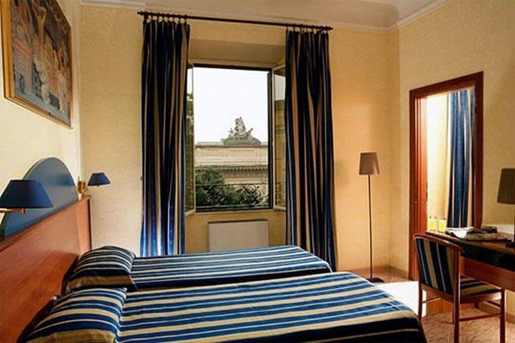 Varios Kennedy Hotel