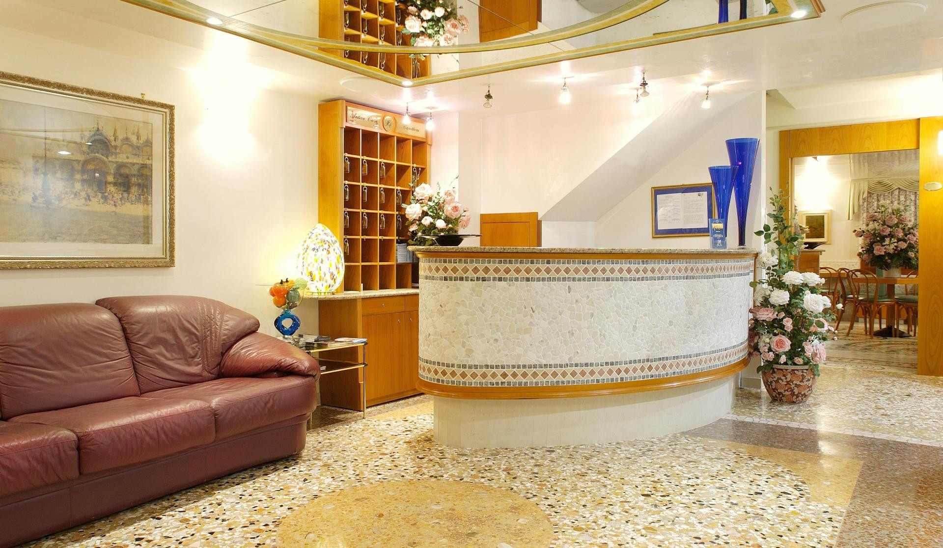 Vista Lobby Antica Casa Carettoni