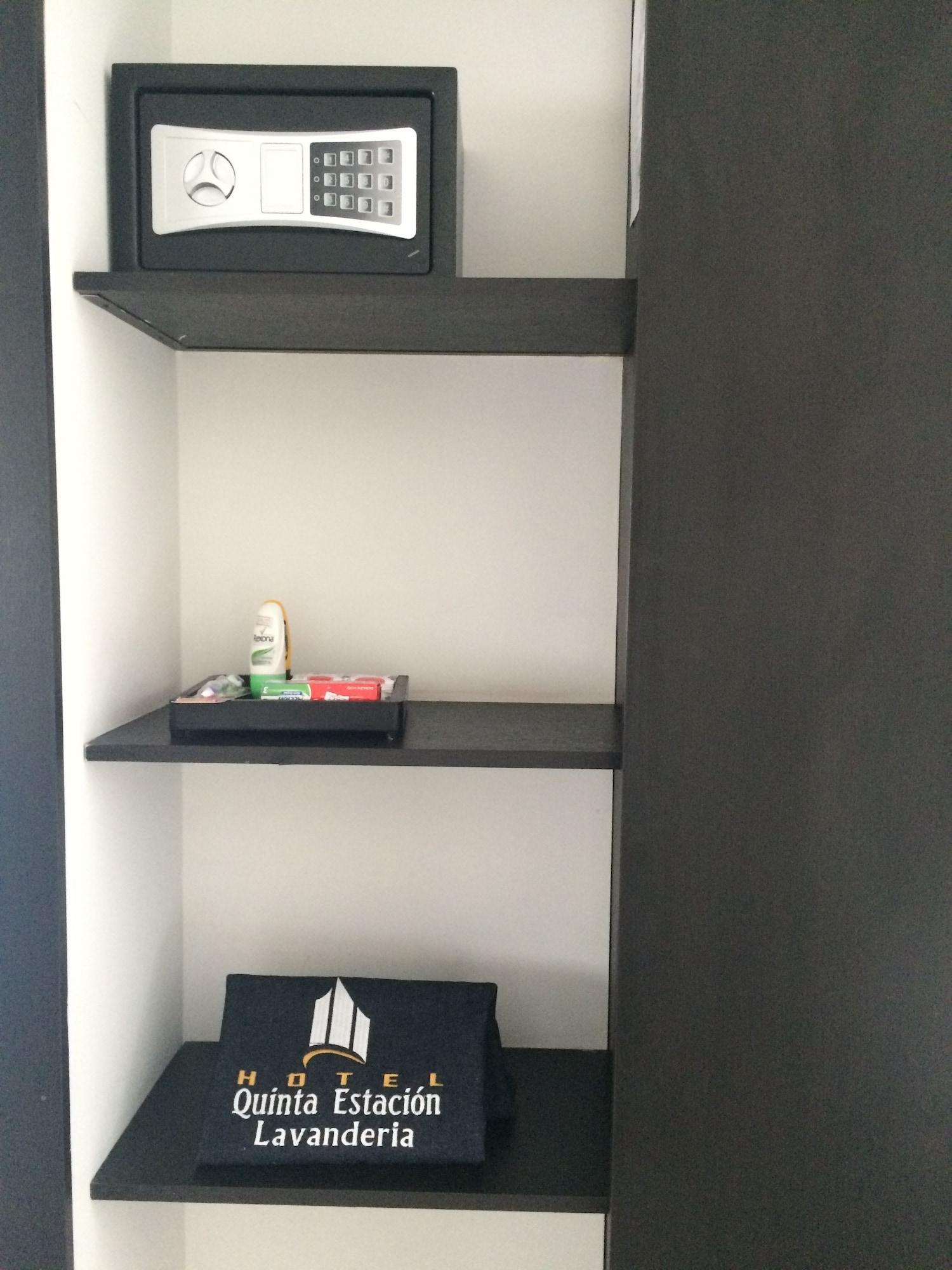 Set de Habitación Hotel Quinta Estacion