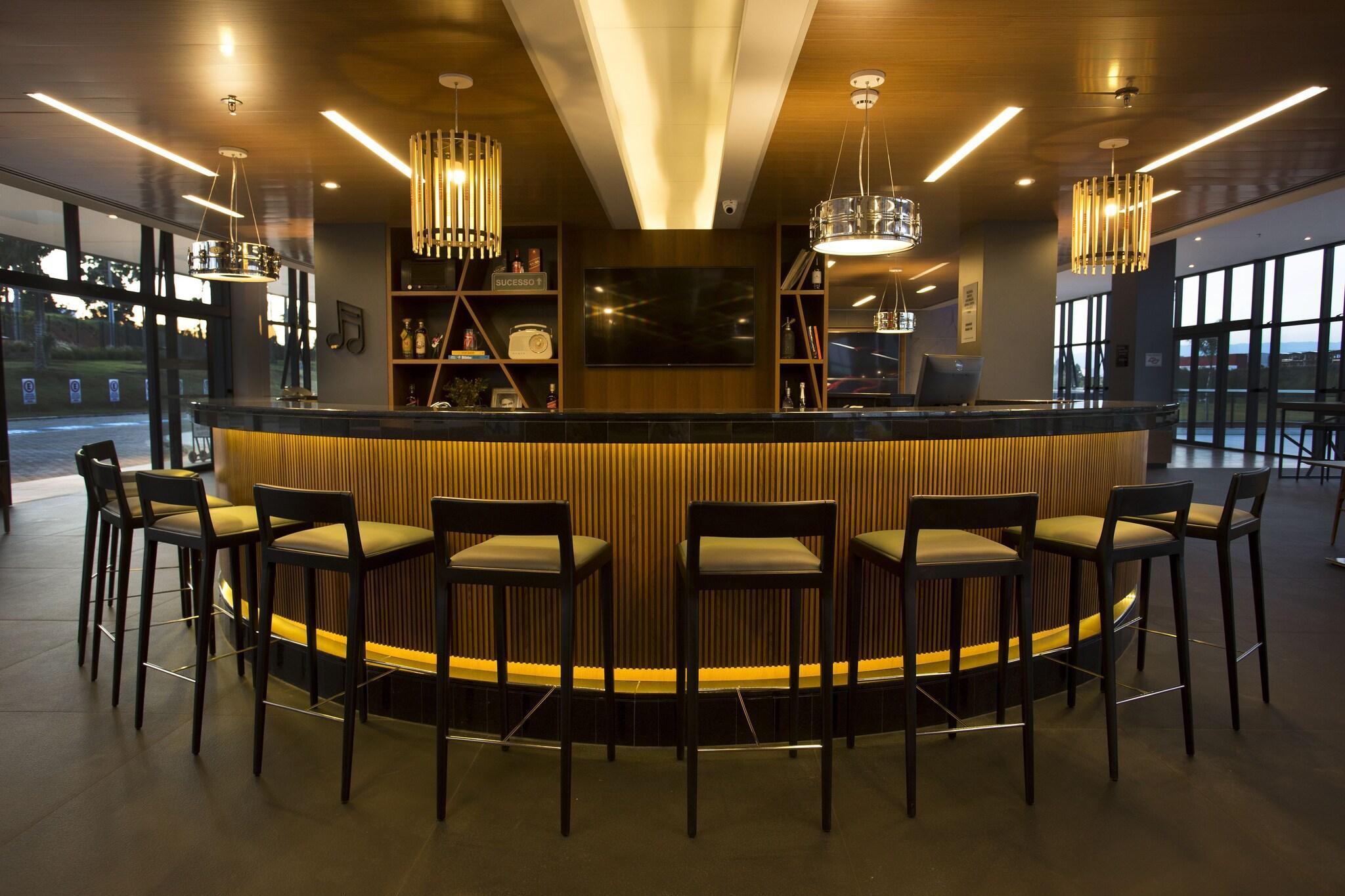 Bar/Salón Ibis Styles Taubate