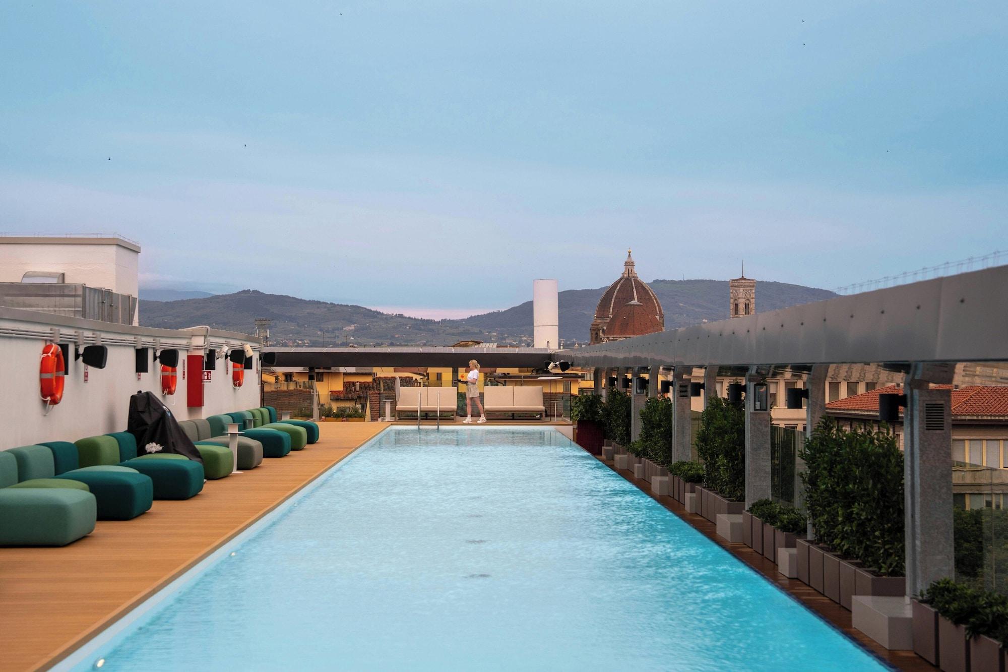 Vista Piscina The Social Hub Florence Belfiore