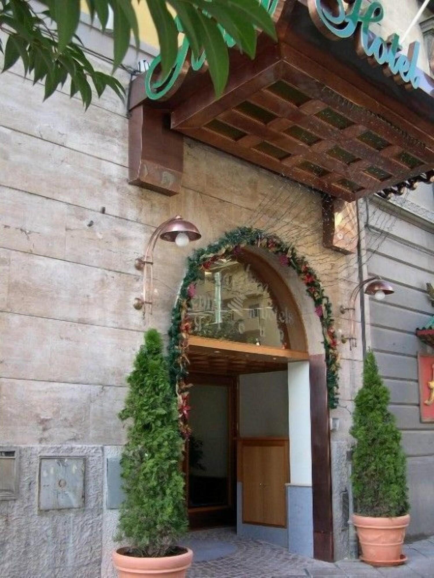 Vista Exterior Hotel Eden