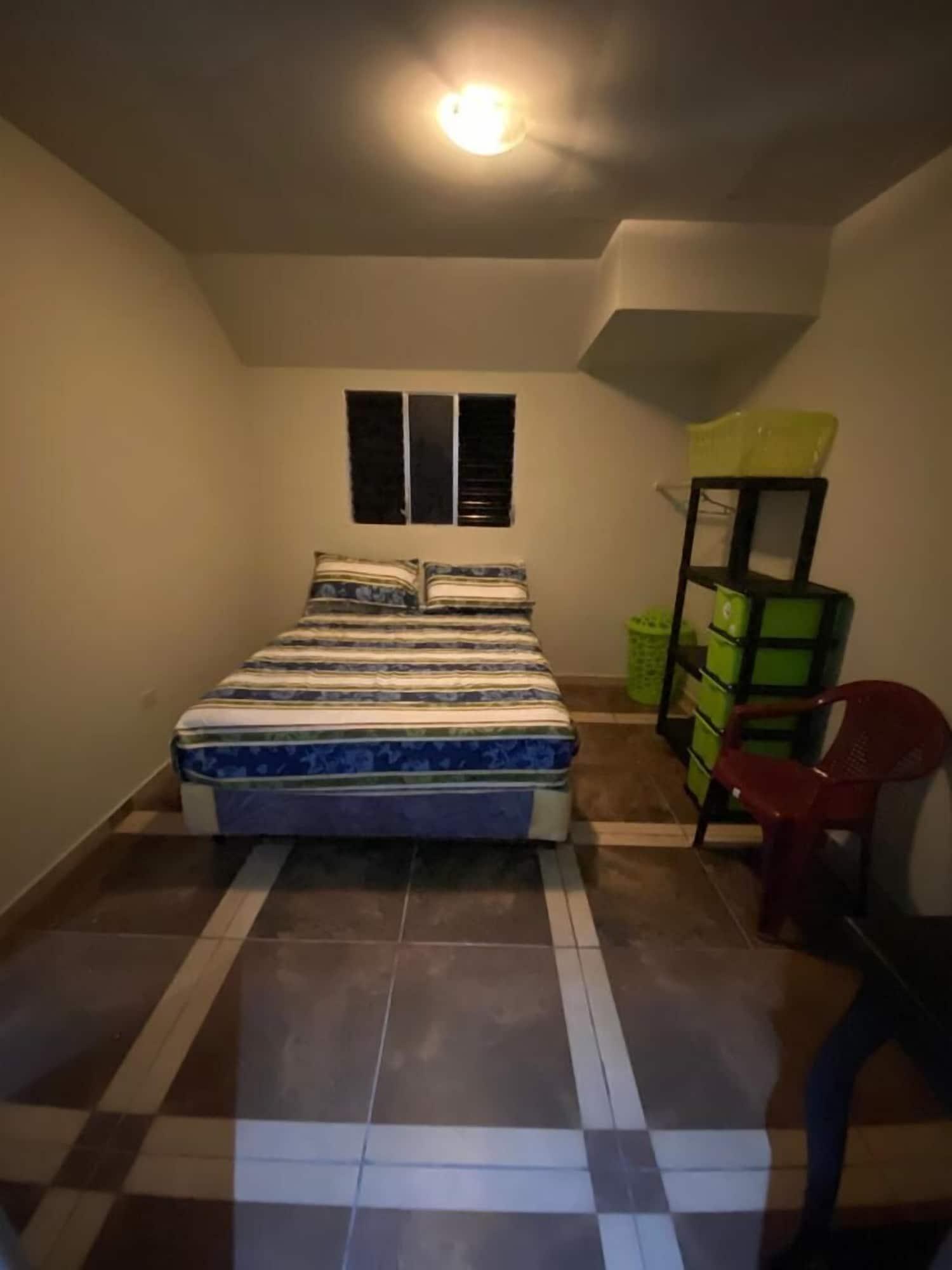 Varios Hostal Claros