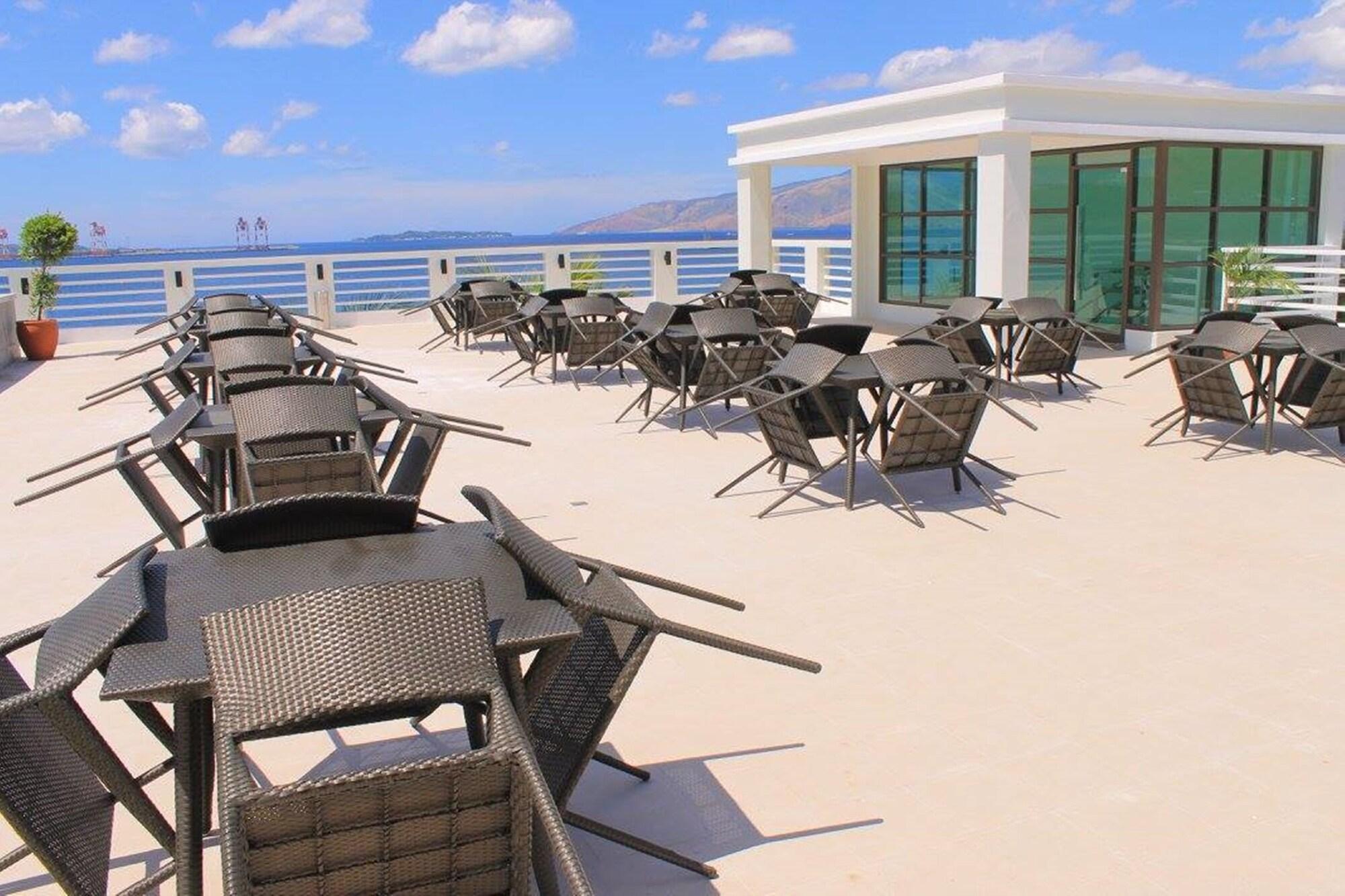 Restaurant Terrace Hotel Subic Bay