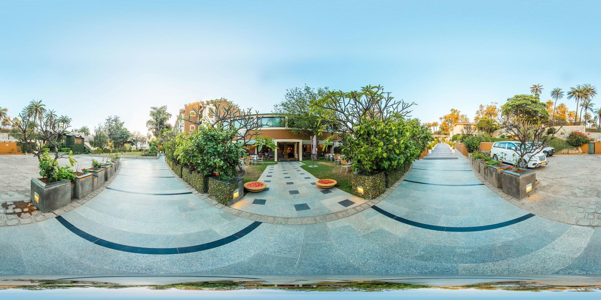 Vista Exterior Hotel Hilltone