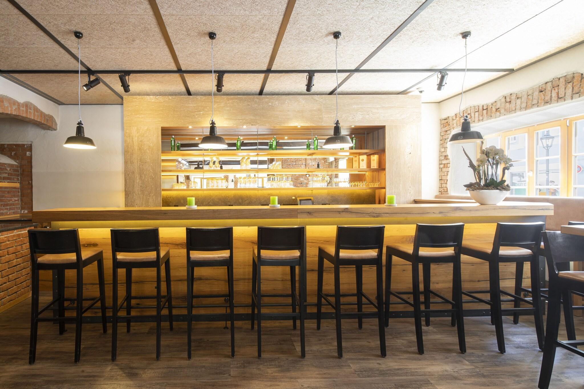 Bar/Salón Riku Hotel Memmingen Hallhof