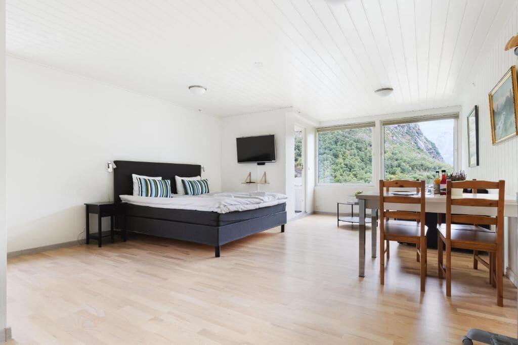 Varios Trolltunga Aparthotel