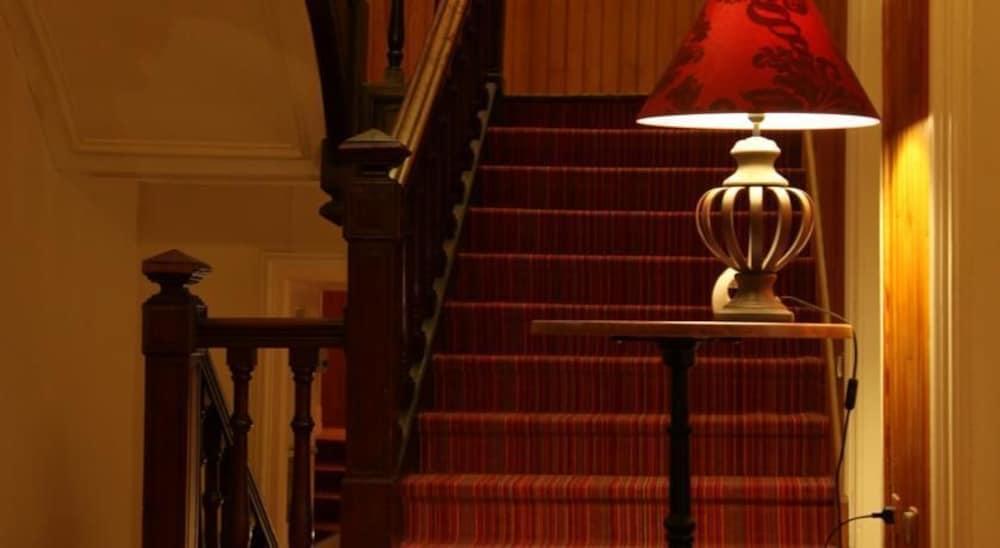 Varios Hotel des Bains